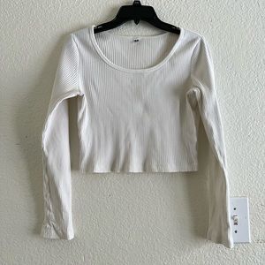 UNIQLO ribbed long sleeve. Very cute and comfortable! Good staple piece